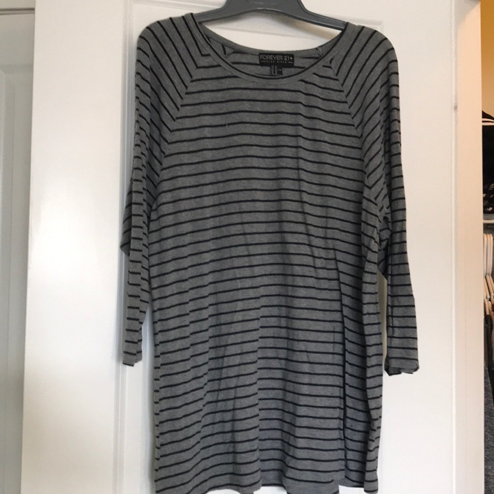 Striped top - Picture 2 of 5